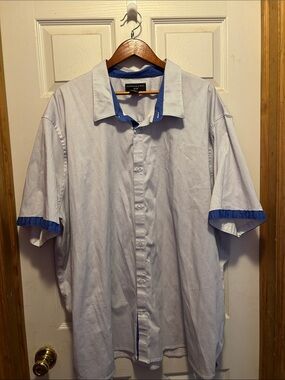 Men's Light Blue Short-Sleeve Button-Down Shirt with Royal Blue Trim